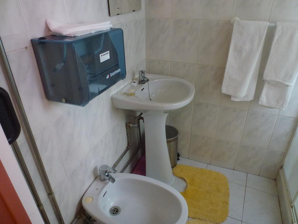 Hospedaria D. Damelio Lizbona Zewnętrze zdjęcie